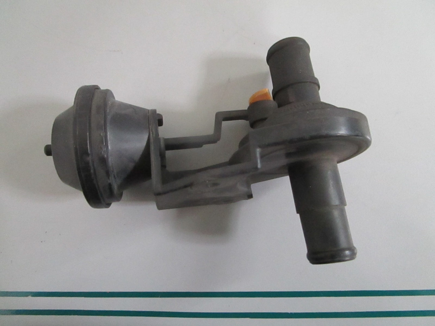 NEW OEM 1078300584 Mercedes-Benz Heater Valve 0820