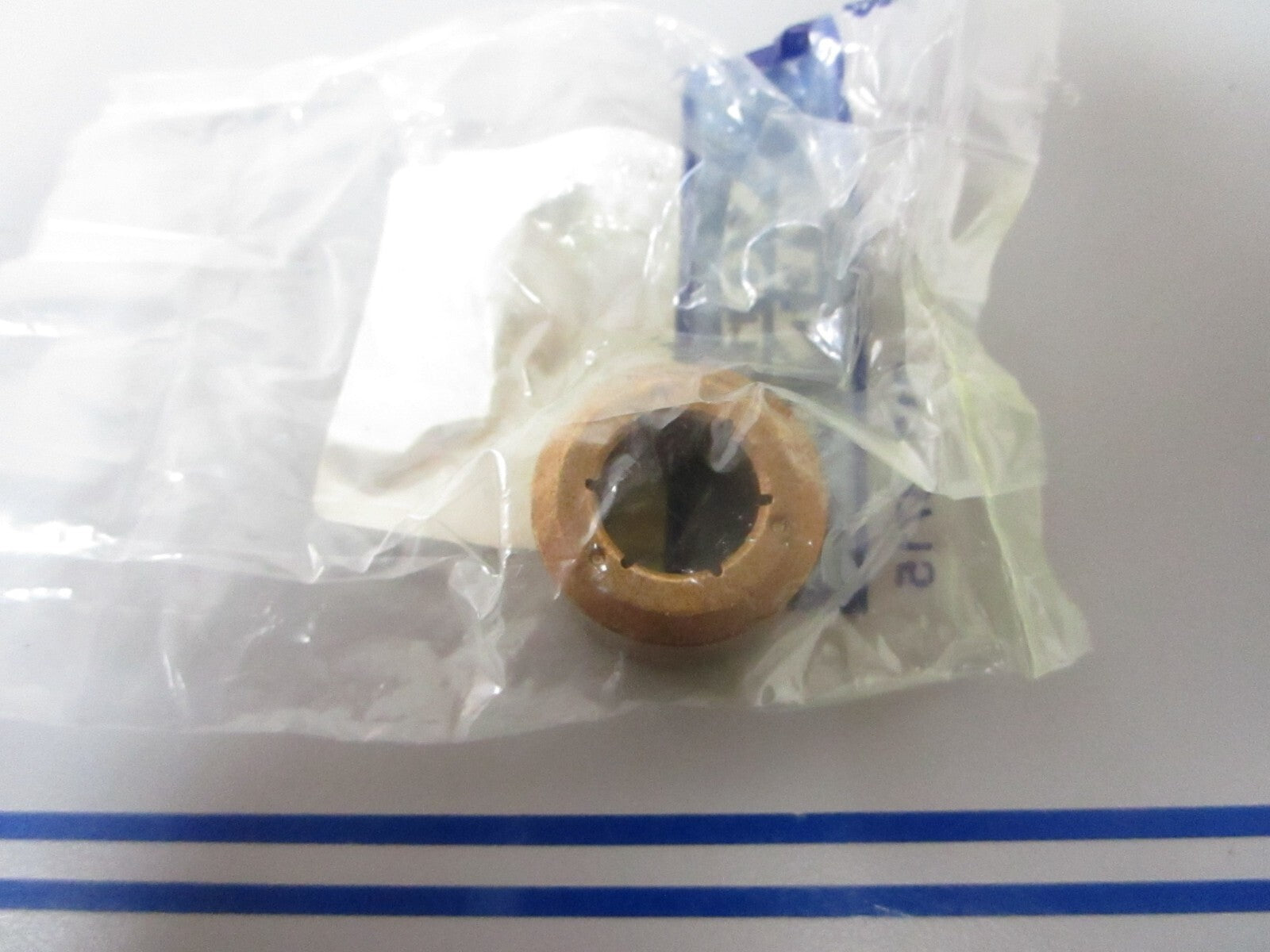 *NEW OEM* 0810 Volvo Penta Bushing 3860697