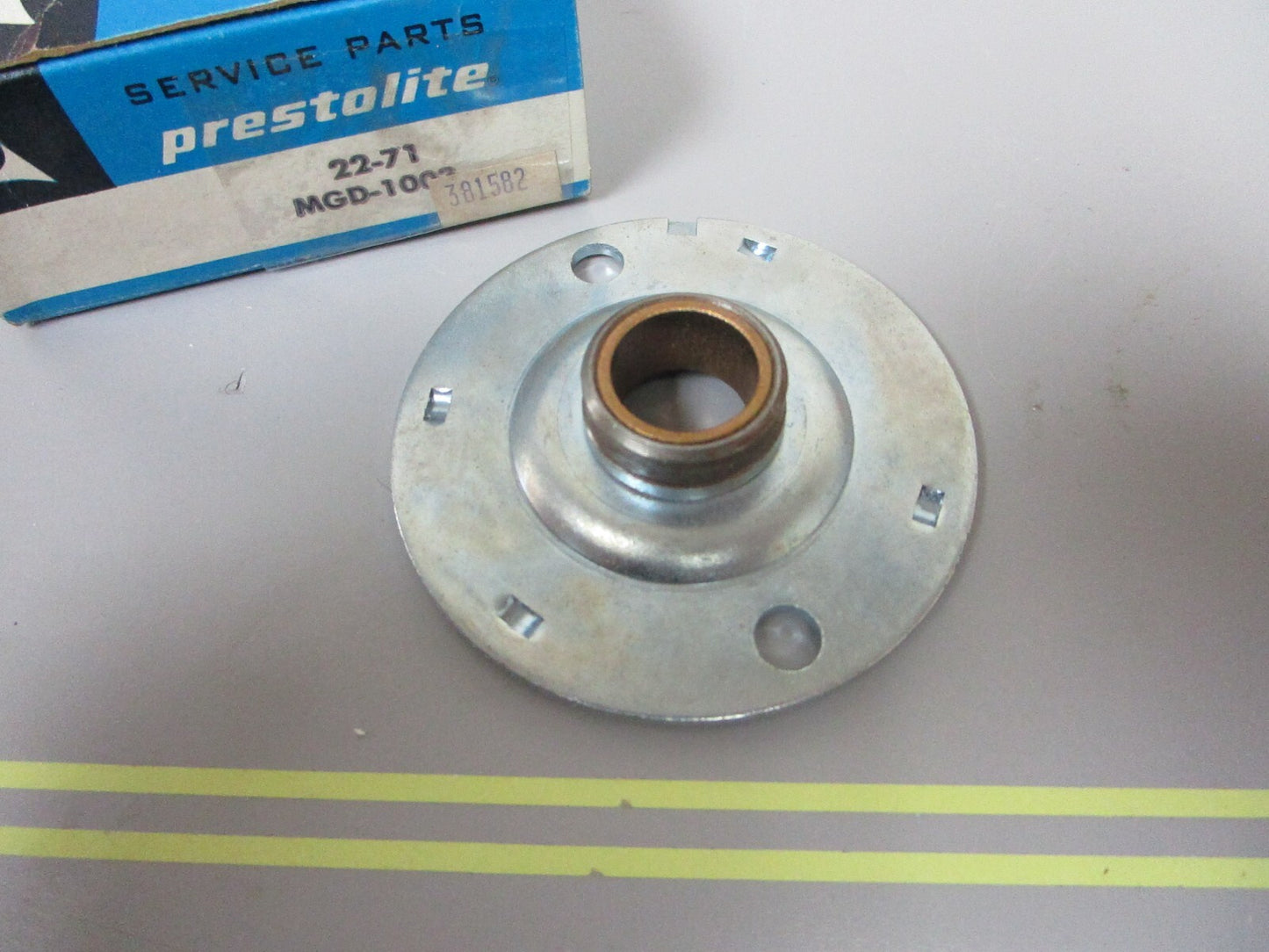 *NEW OEM* 0810 OMC Prestolite Starter End Cap 381582 22-71