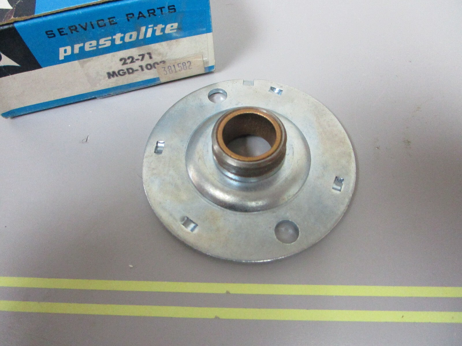 *NEW OEM* 0810 OMC Prestolite Starter End Cap 381582 22-71