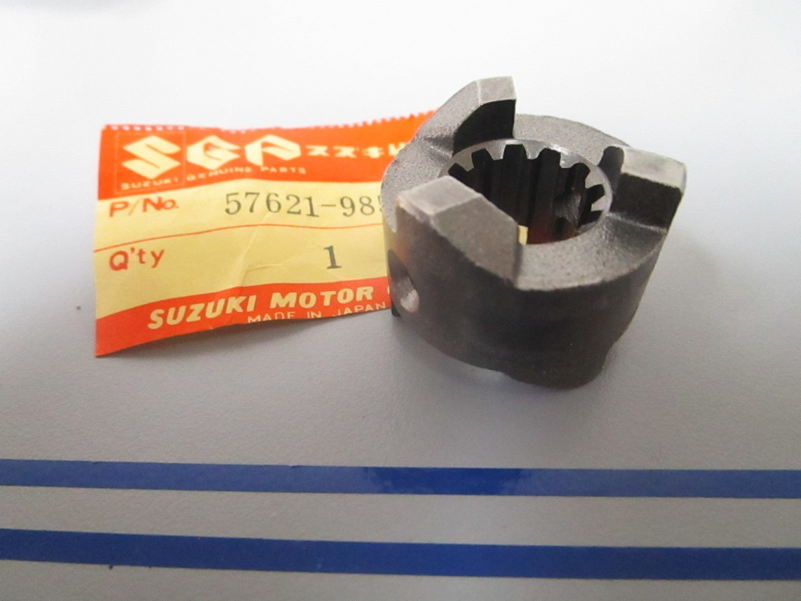 NEW OEM 57621-98501 Suzuki Clutch Dog Shifter 0810