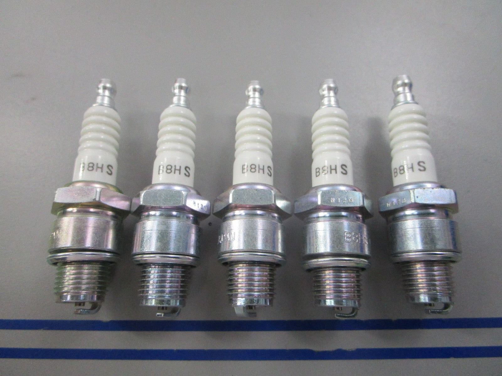 NEW (LOT OF 5) B8HS NGK Spark Plug 0810