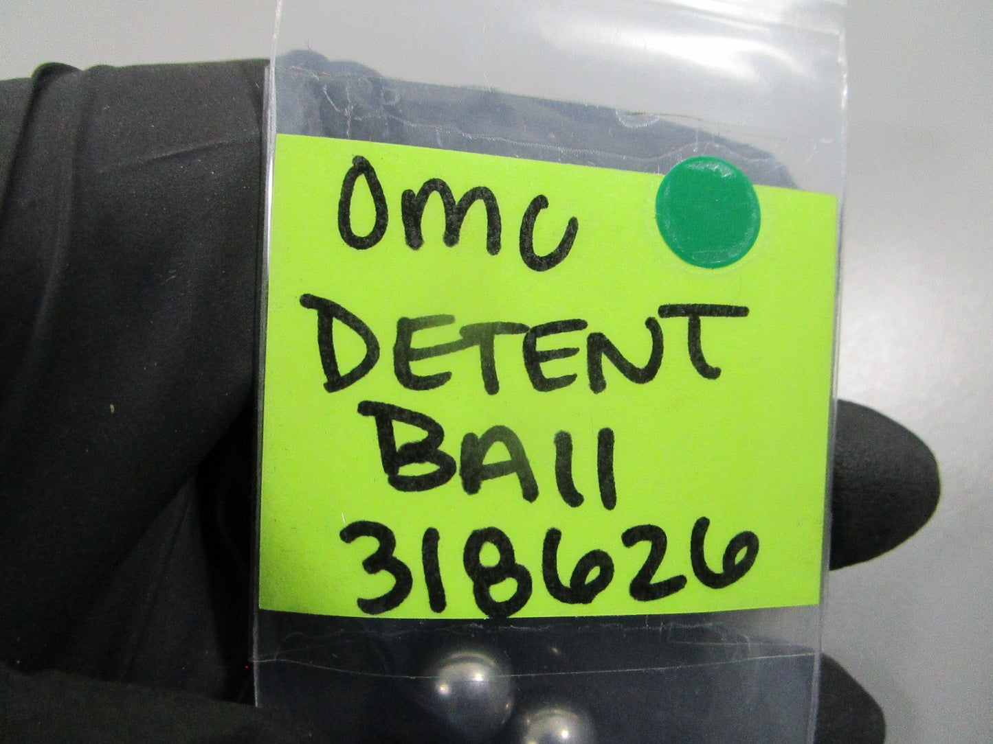 NEW OEM (LOT OF 2) 318626 0318626 OMC Johnson Evinrude Detent Ball 0810