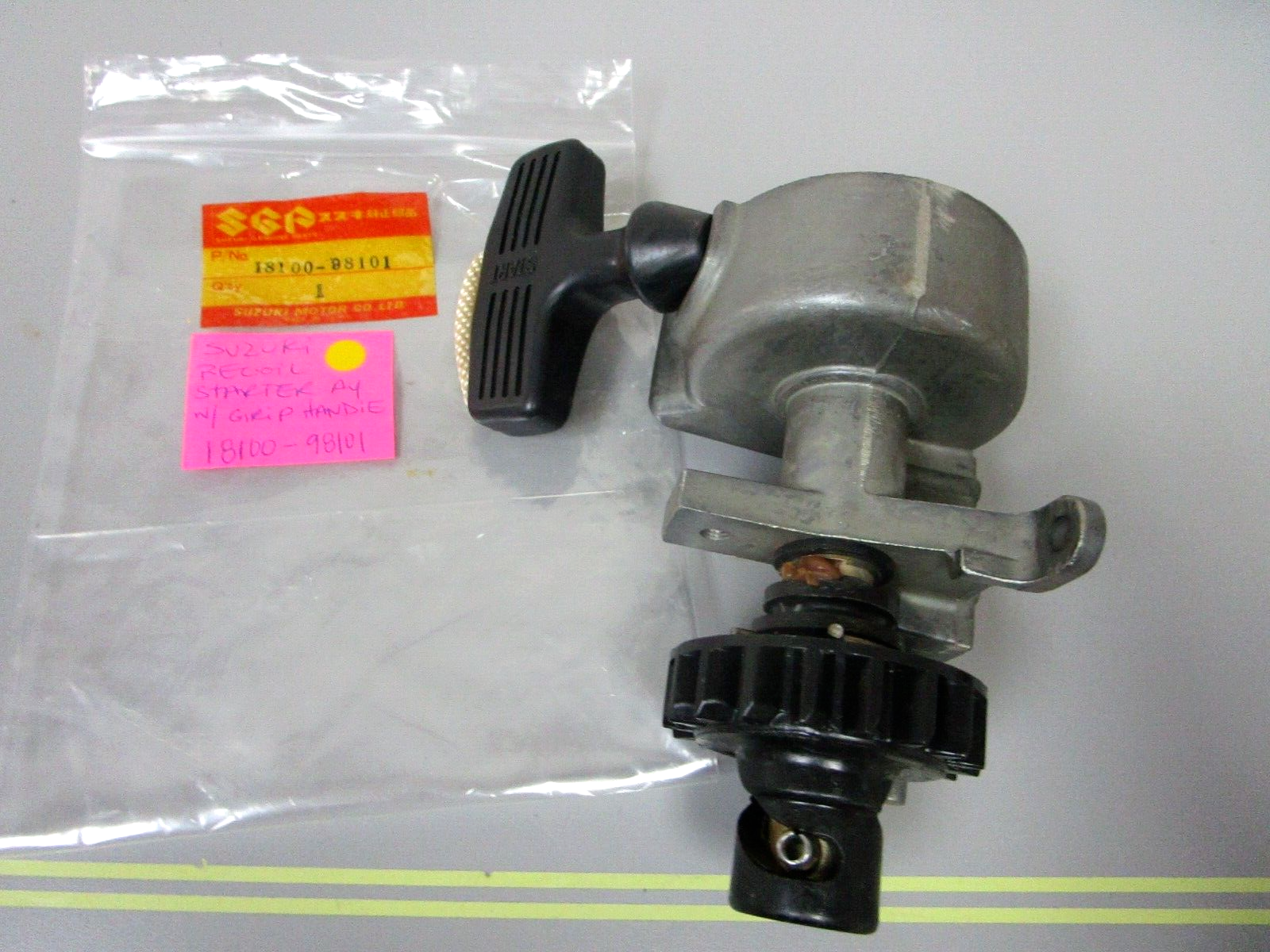 *NEW OEM* 0720 Suzuki Recoil Starter Assembly 18100-98101