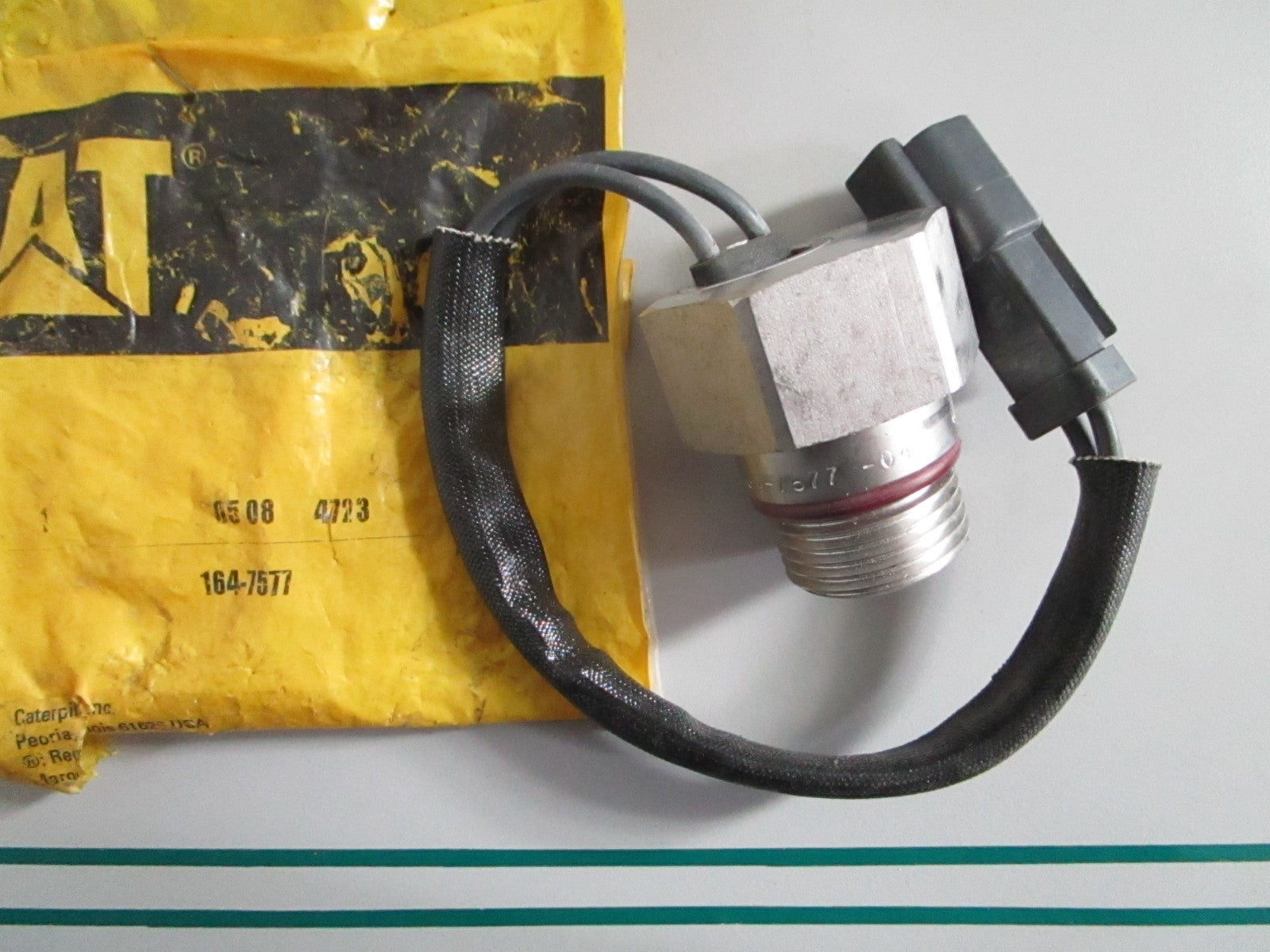 NEW OEM 164-7577 CAT Pressure Switch 0820
