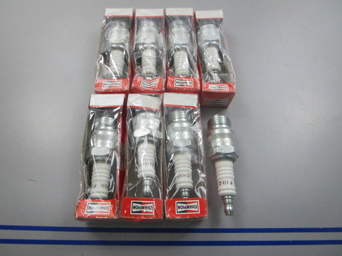NEW (LOT OF 8) F10C Champion Spark Plug 0810