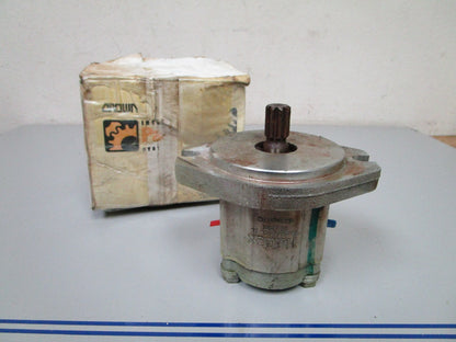 NEW OEM 121201 Crown Hydraulic Pump 0720
