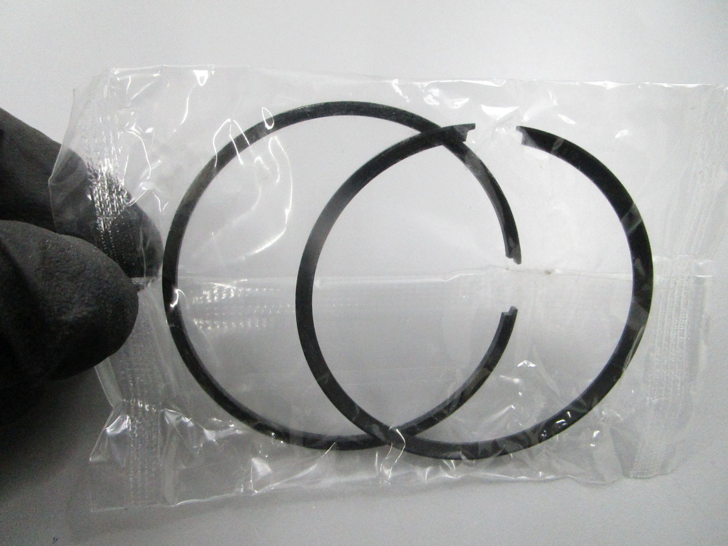 *NEW* 0810 GLM Piston Rings 23710 Replaces: 386279