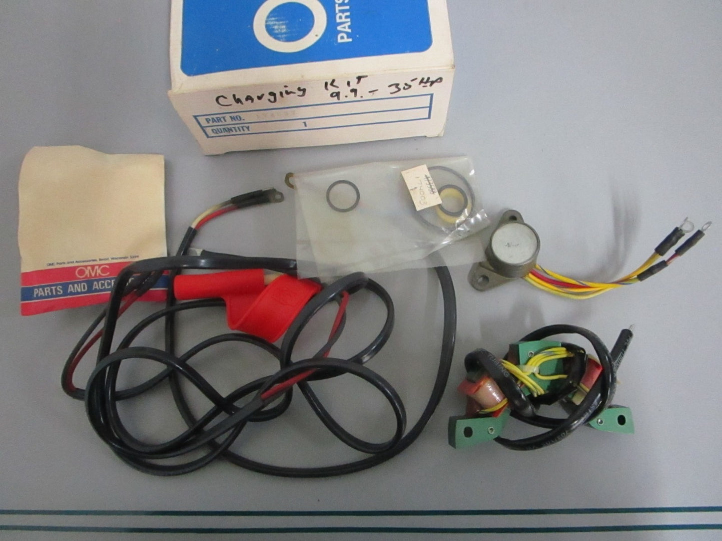 NEW OEM 174037 0174037 OMC Johnson Evinrude Battery Charge Kit 0820