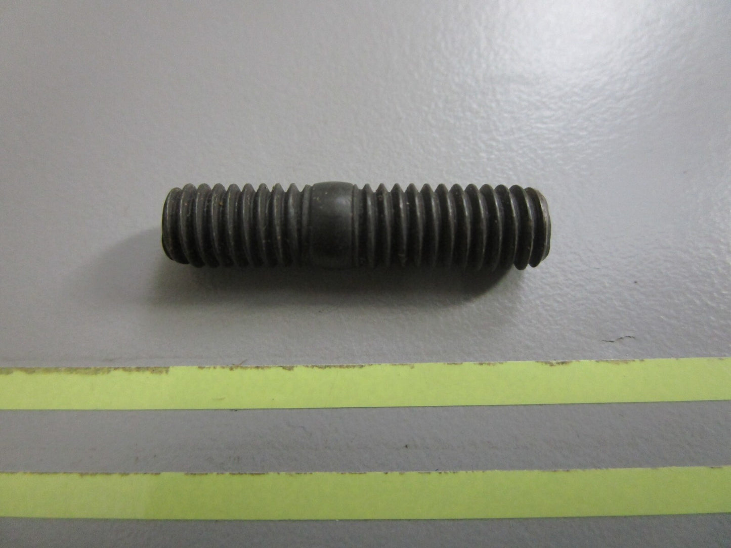 *NEW OEM* 0810 Volvo Penta Stud 953031