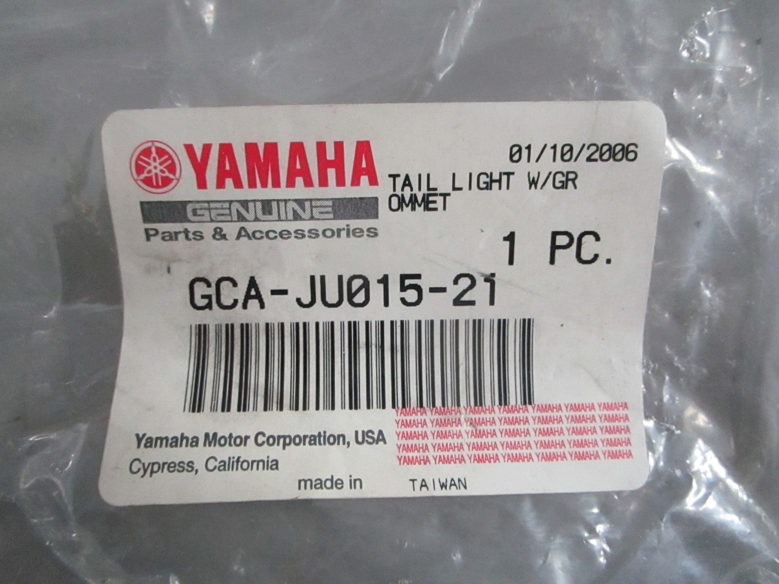 NEW OEM GCA-JU015-21-00 Yamaha Tail Light w/ Grommet 0820
