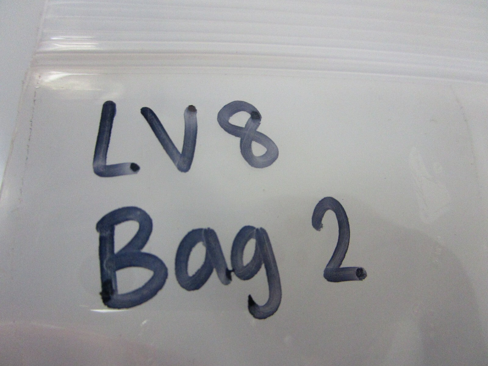 *NEW* 0750 NGK   SPARK PLUG B8HS-10