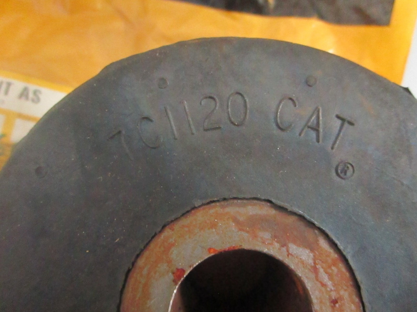 *NEW OEM* 0820 CAT Mount Assy 7C-1120