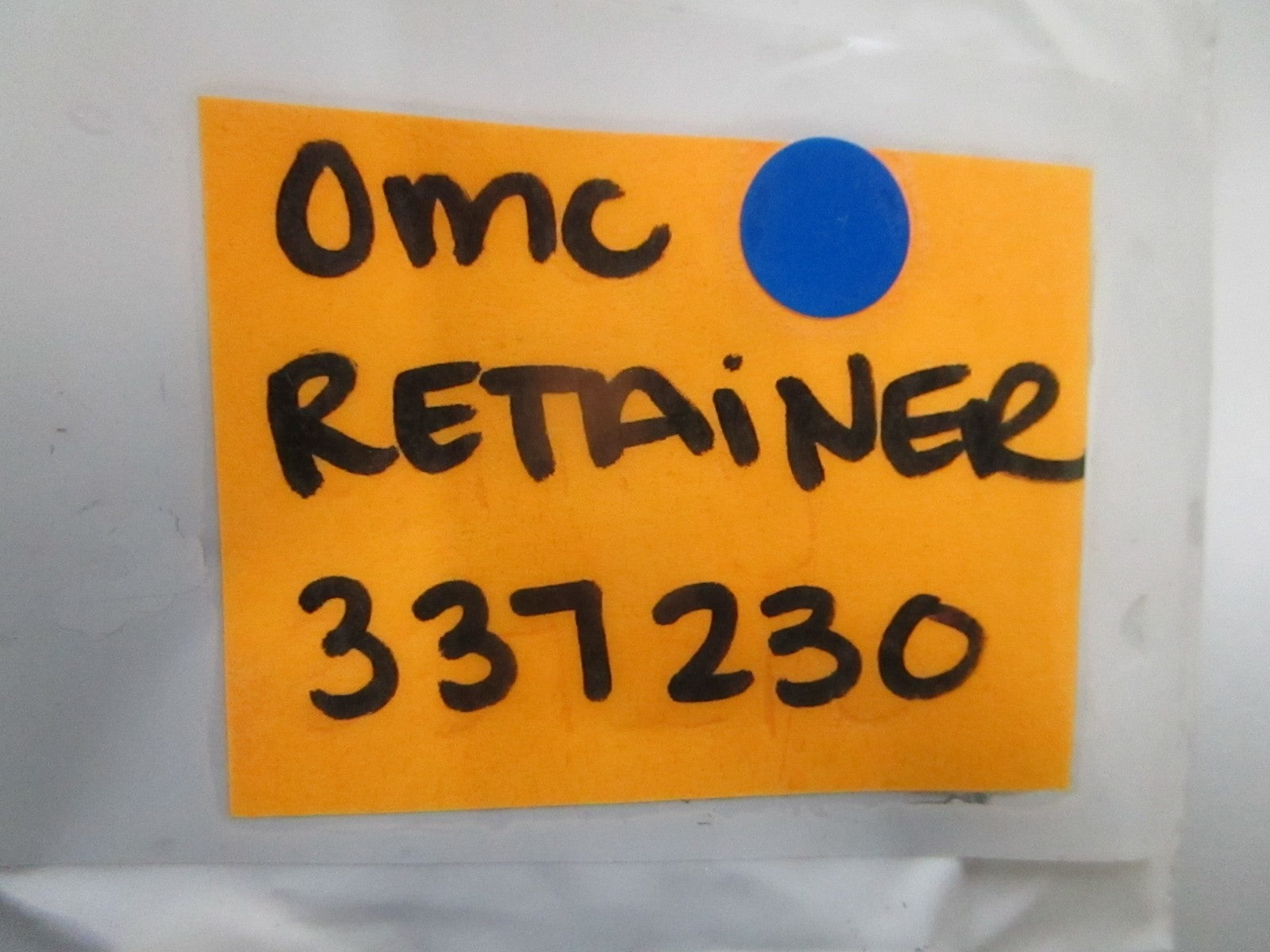 *NEW OEM* 0810 OMC Johnson Evinrude Retainer 337230 0337230