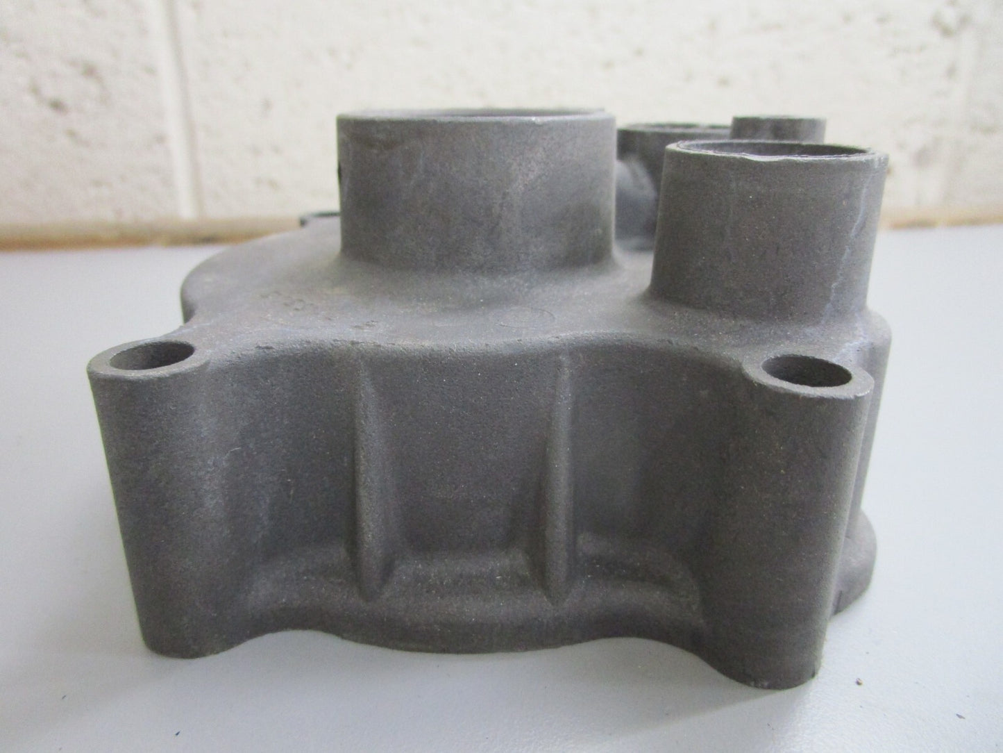 *NEW OEM* 0810 OMG Johnson Evinrude Water Pump Housing 315505 0315505