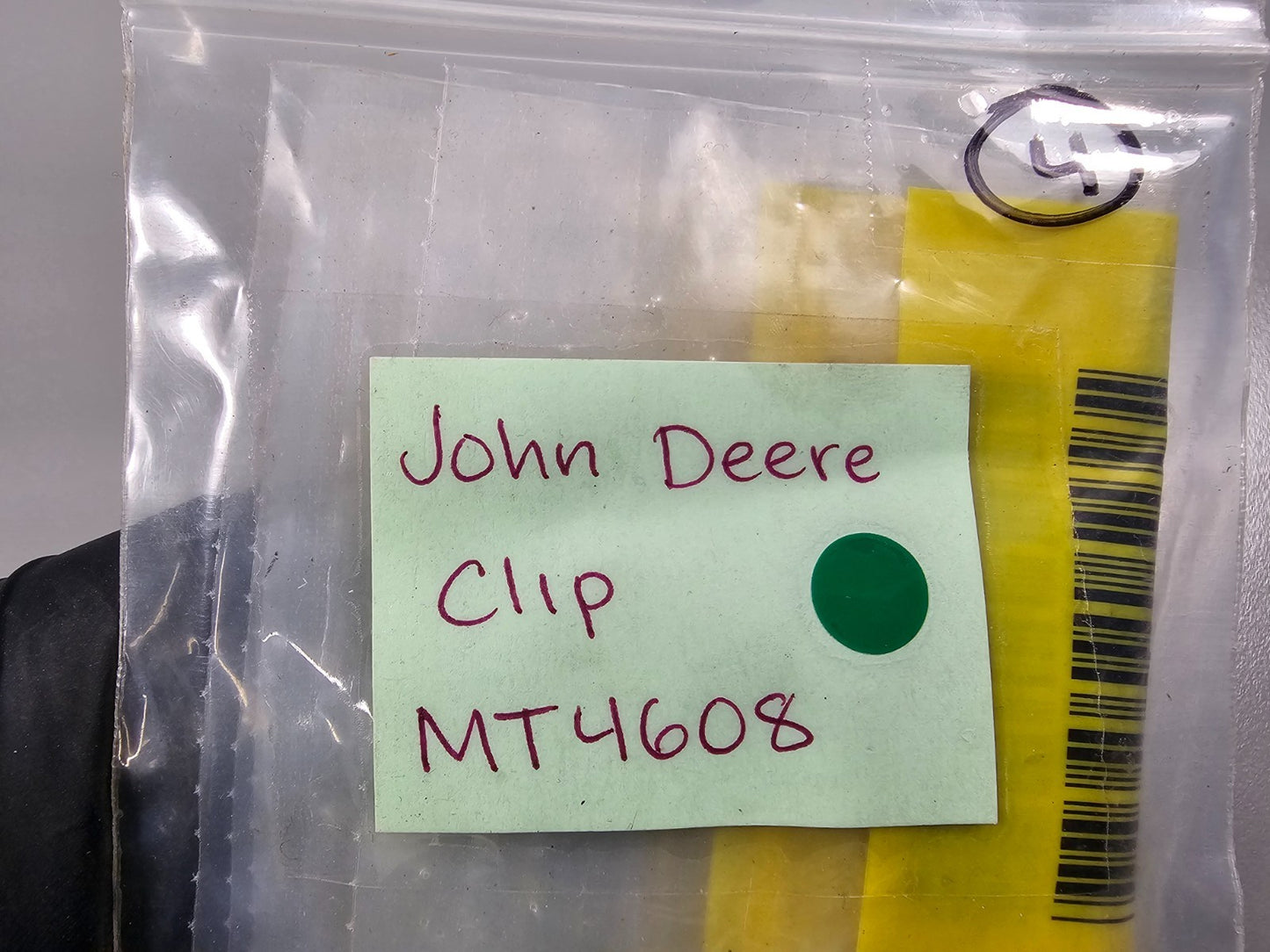 NEW OEM MT4608 John Deere Clip 0810