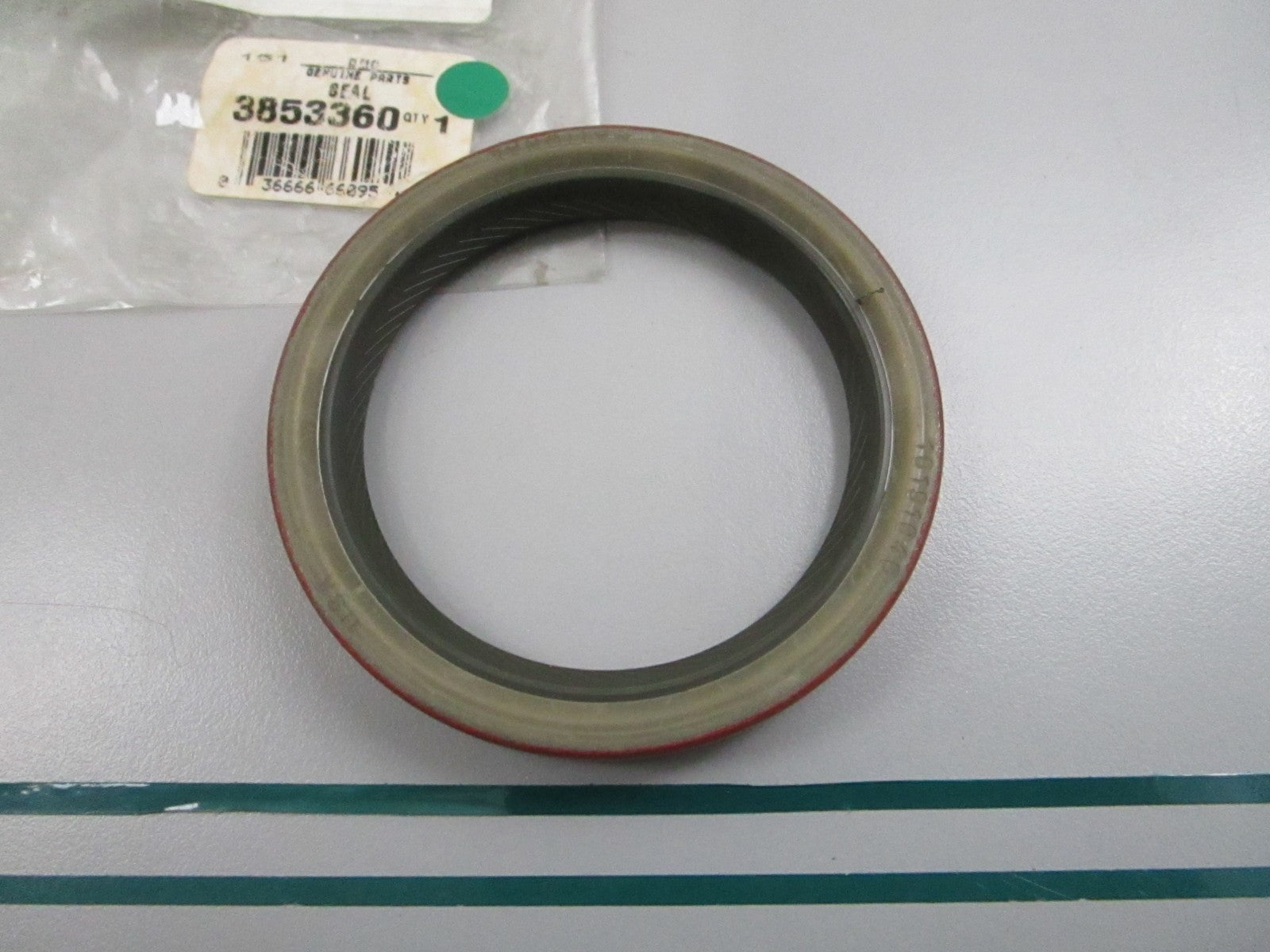 OMC Johnson Evinrude NEW OEM Seal 3853360 Outboard Marine NOS Part 0810