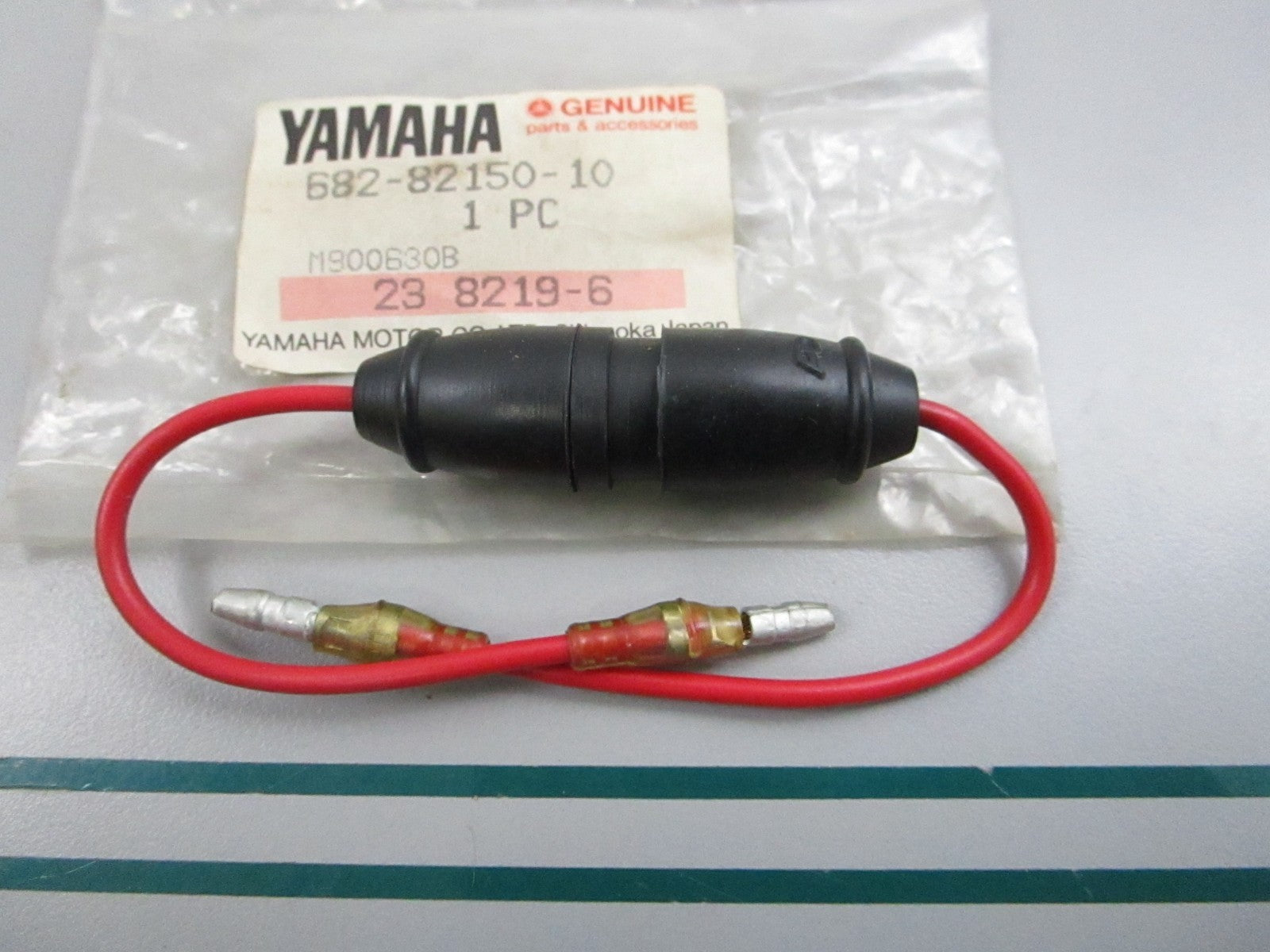 NEW OEM 682-82150-10-00 Yamaha Fuse Holder Assembly 0810