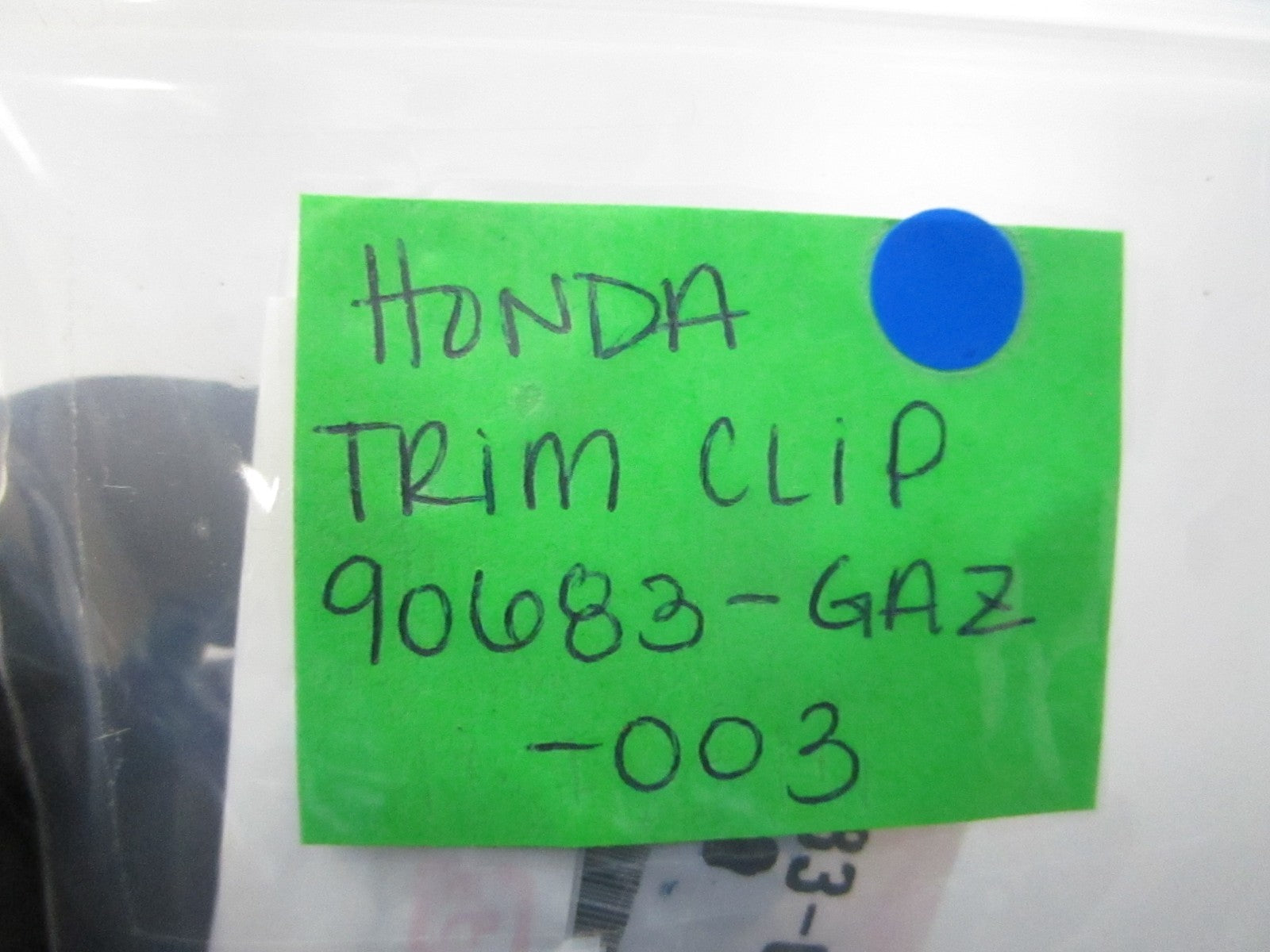 *NEW OEM* (LOT OF 2) 0810 Honda Trim Clip 90683-GAZ-003