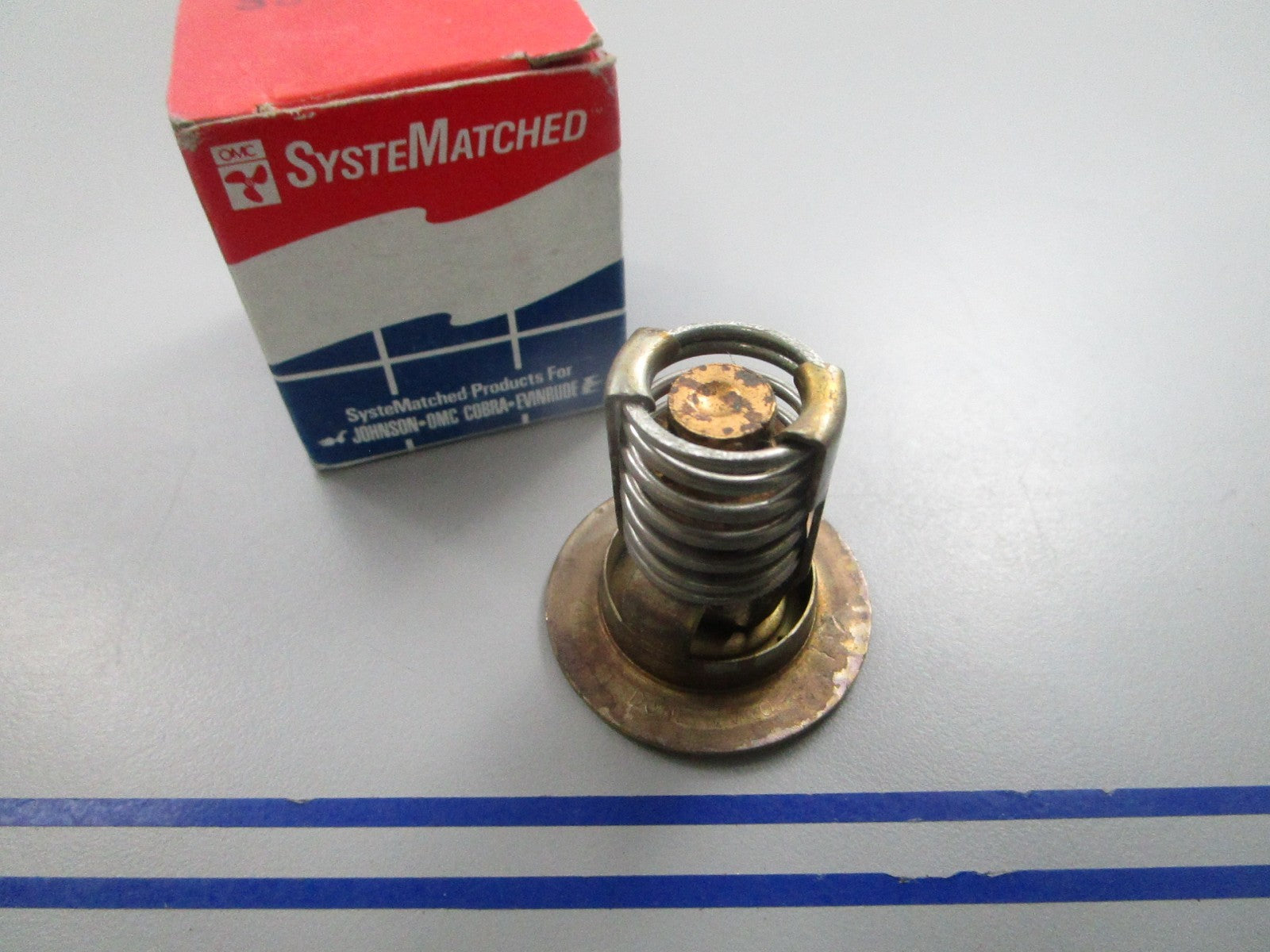 NEW OEM OMC Johnson Evinrude 383307 0383307 Thermostat 0810
