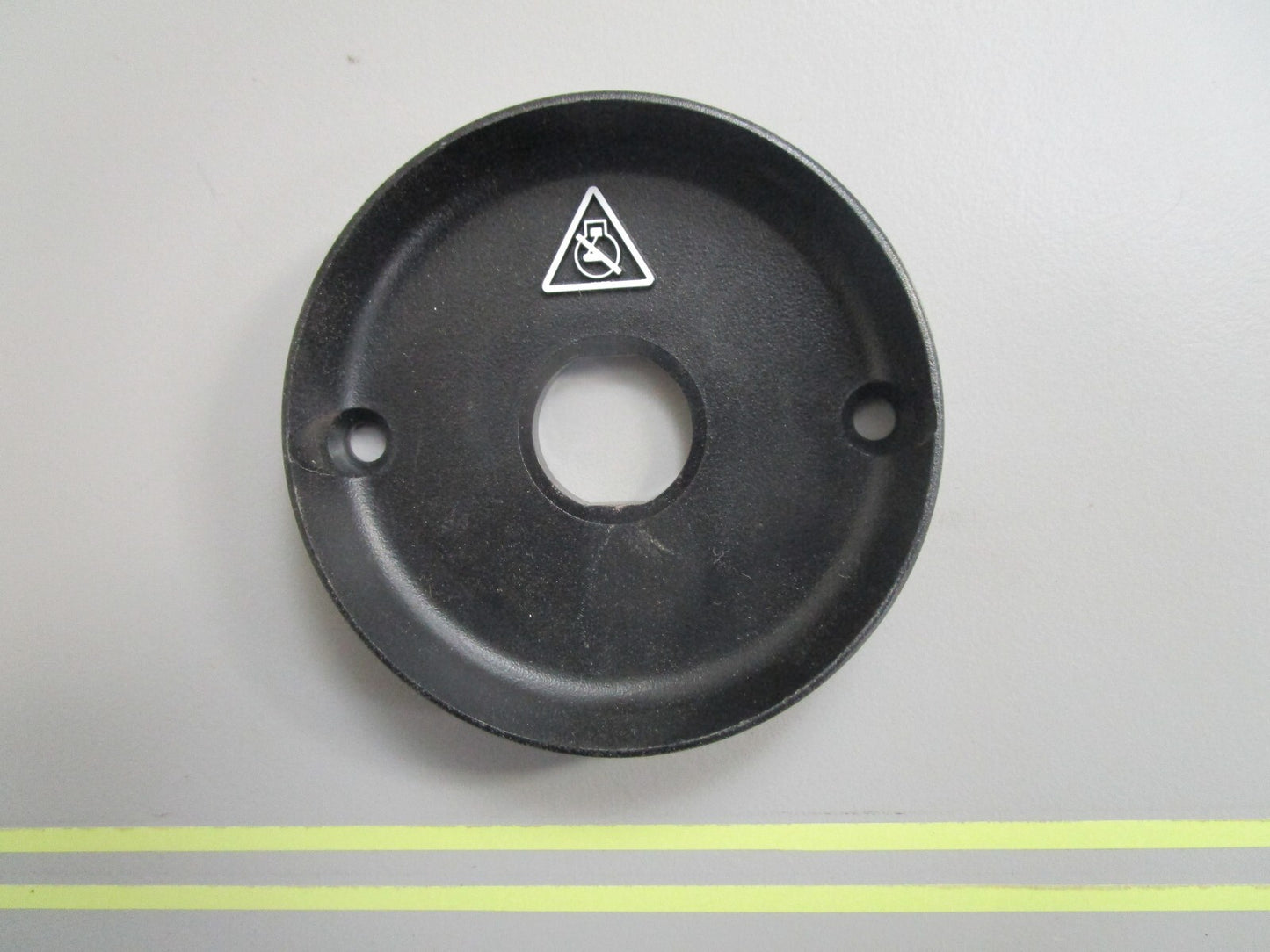 *NEW OEM* 0810 OMC Johnson Evinrude Bezel 124118 0124118