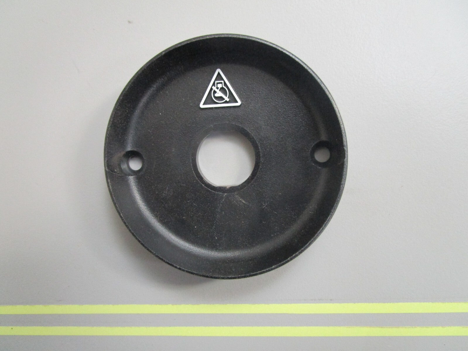 *NEW OEM* 0810 OMC Johnson Evinrude Bezel 124118 0124118