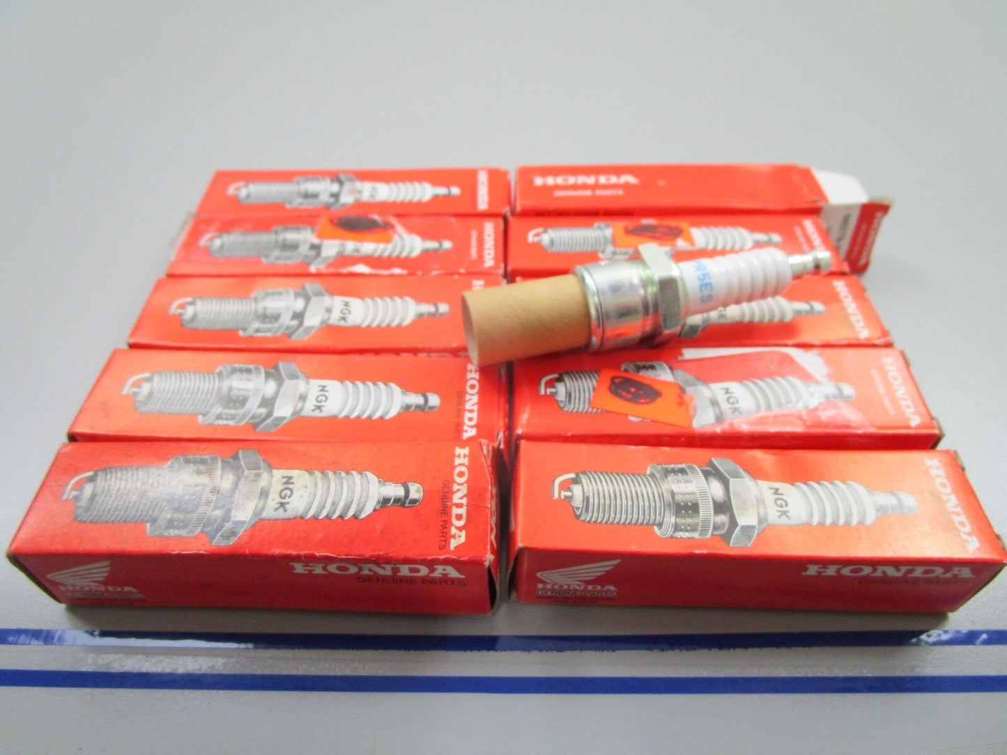 *NEW OEM* (LOT OF 10) 0810 Honda Spark Plug 98079-55846 BPR5ES