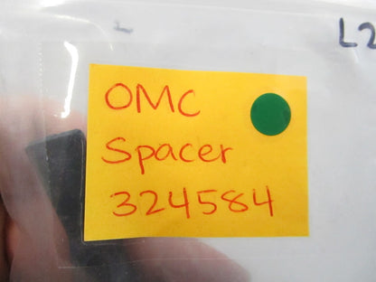 NEW OEM (LOT OF 2) 324584 0324584 OMC Johnson Evinrude Spacer 0810