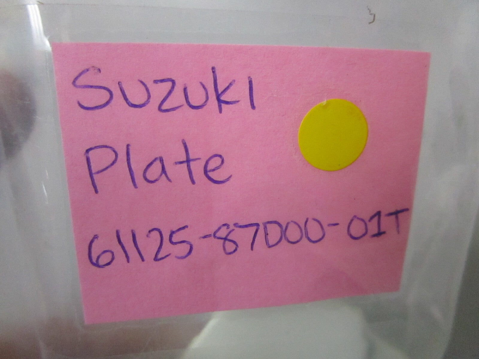 *NEW OEM* 0810 Suzuki Plate 61125-87D00-01T