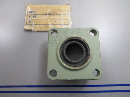 *NEW OEM* 0810 OMC Johnson Evinrude Bearing Housing & Seal 394610 0394610