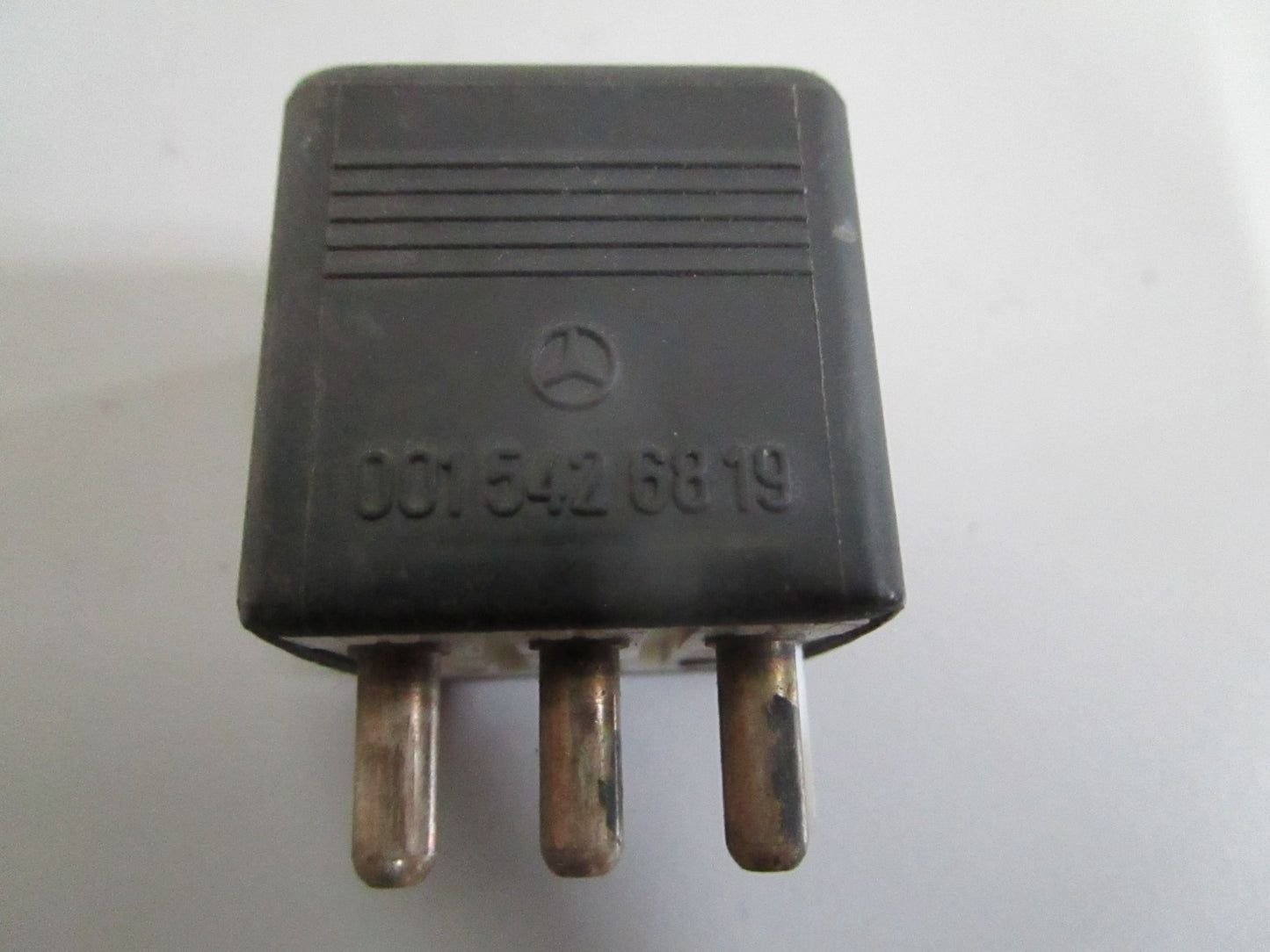 NEW OEM 0015426819 Mercedes-Benz Relay 0820