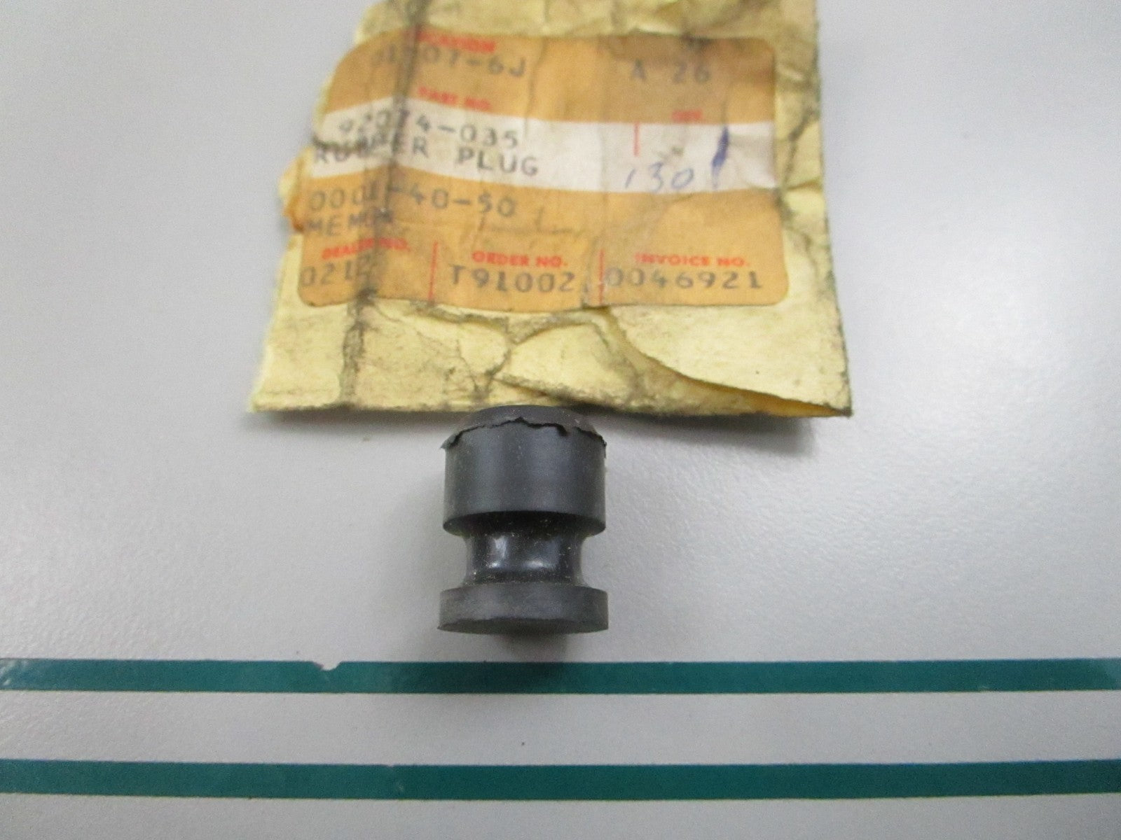 NEW OEM 92074-035 Kawasaki Rubber Plug 0810