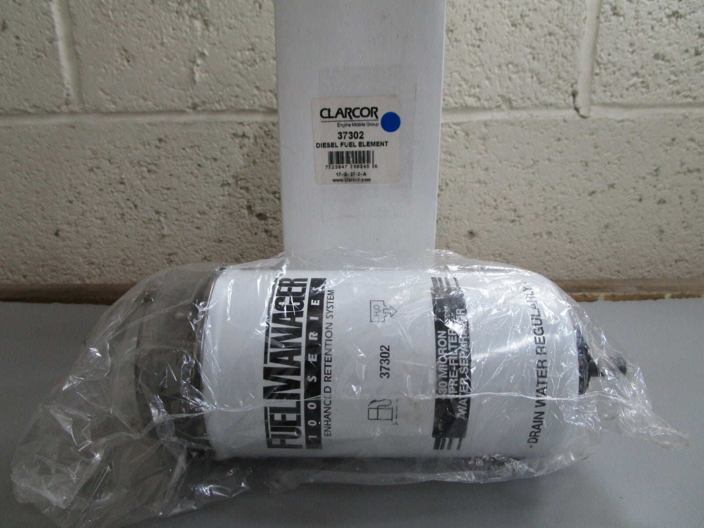 *NEW* 0820 Clarcor Diesel Fuel Element 37302