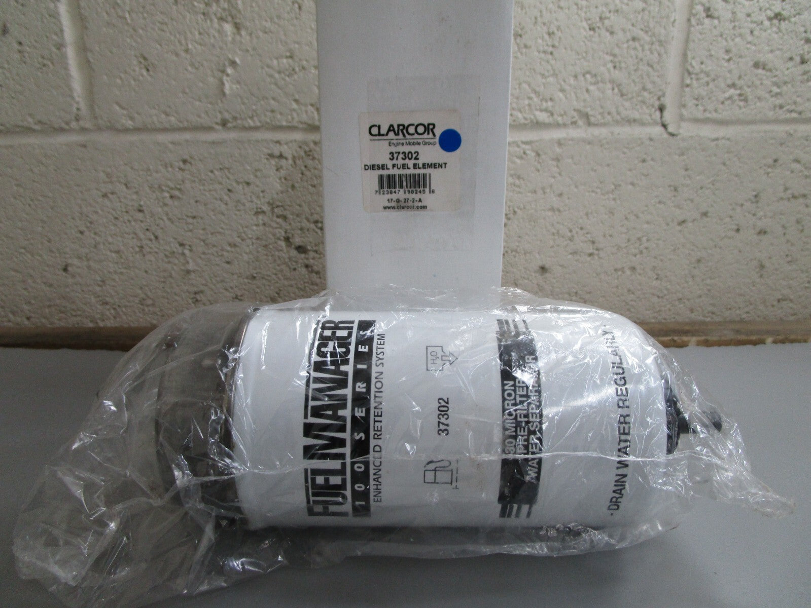 *NEW* 0820 Clarcor Diesel Fuel Element 37302