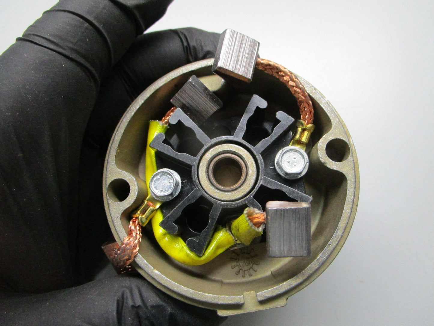 *NEW OEM* 0810 Mercury Quicksilver Commutator End Cap Assembly 820586