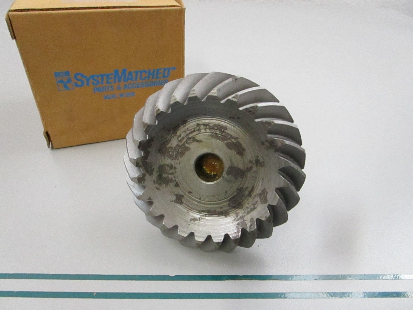 NEW OEM 3854006 OMC Johnson Evinrude Gear & Shaft Assembly 0810