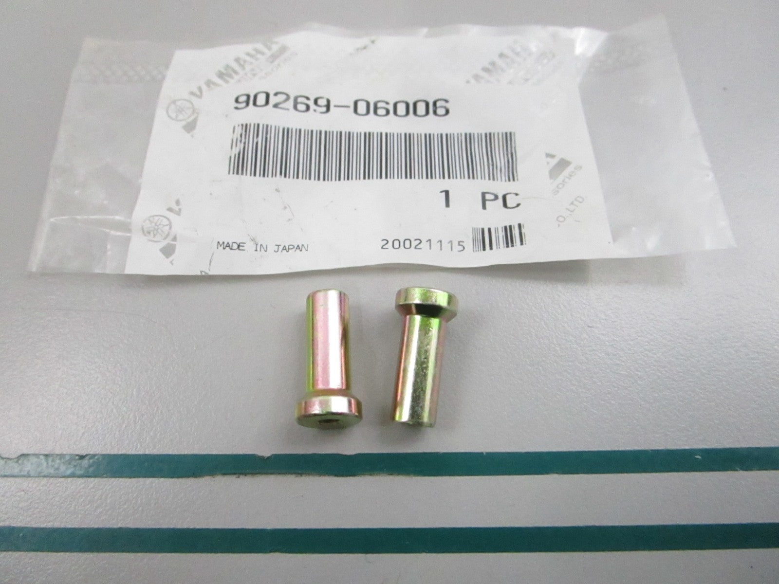 NEW OEM (LOT OF 2) 90269-06006-00 Yamaha Rivet 0810