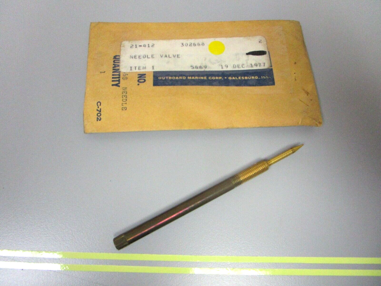 *NEW OEM* 0750 OMC Johnson Evinrude  NEEDLE VALVE 302668 0302268