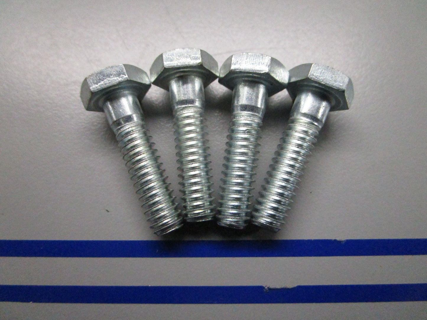 *NEW OEM* (LOT OF 4) 0810 Volvo Penta Screw 955514