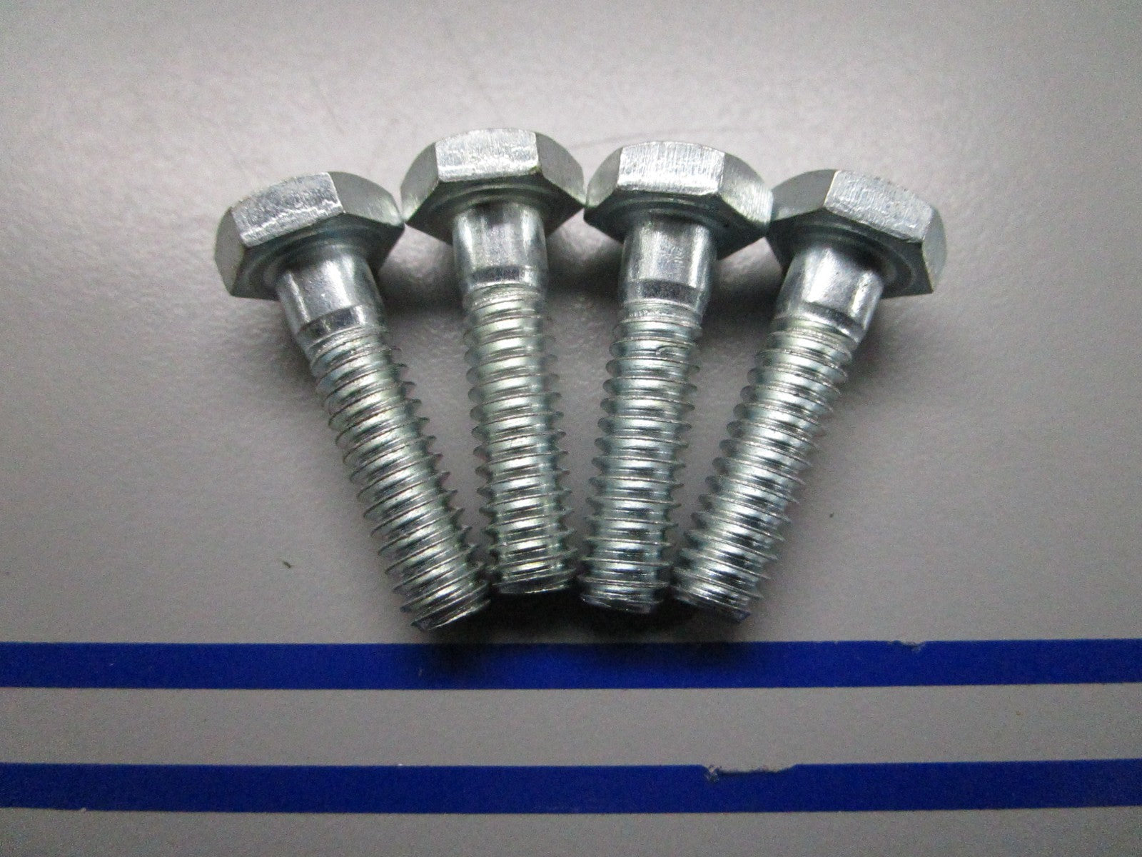 *NEW OEM* (LOT OF 4) 0810 Volvo Penta Screw 955514