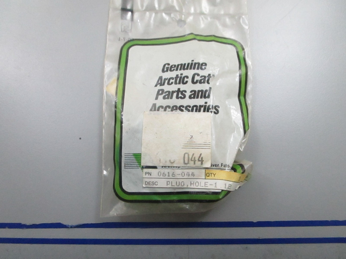 *NEW OEM* 0810 Arctic Cat Bellypan Plug 0616-044