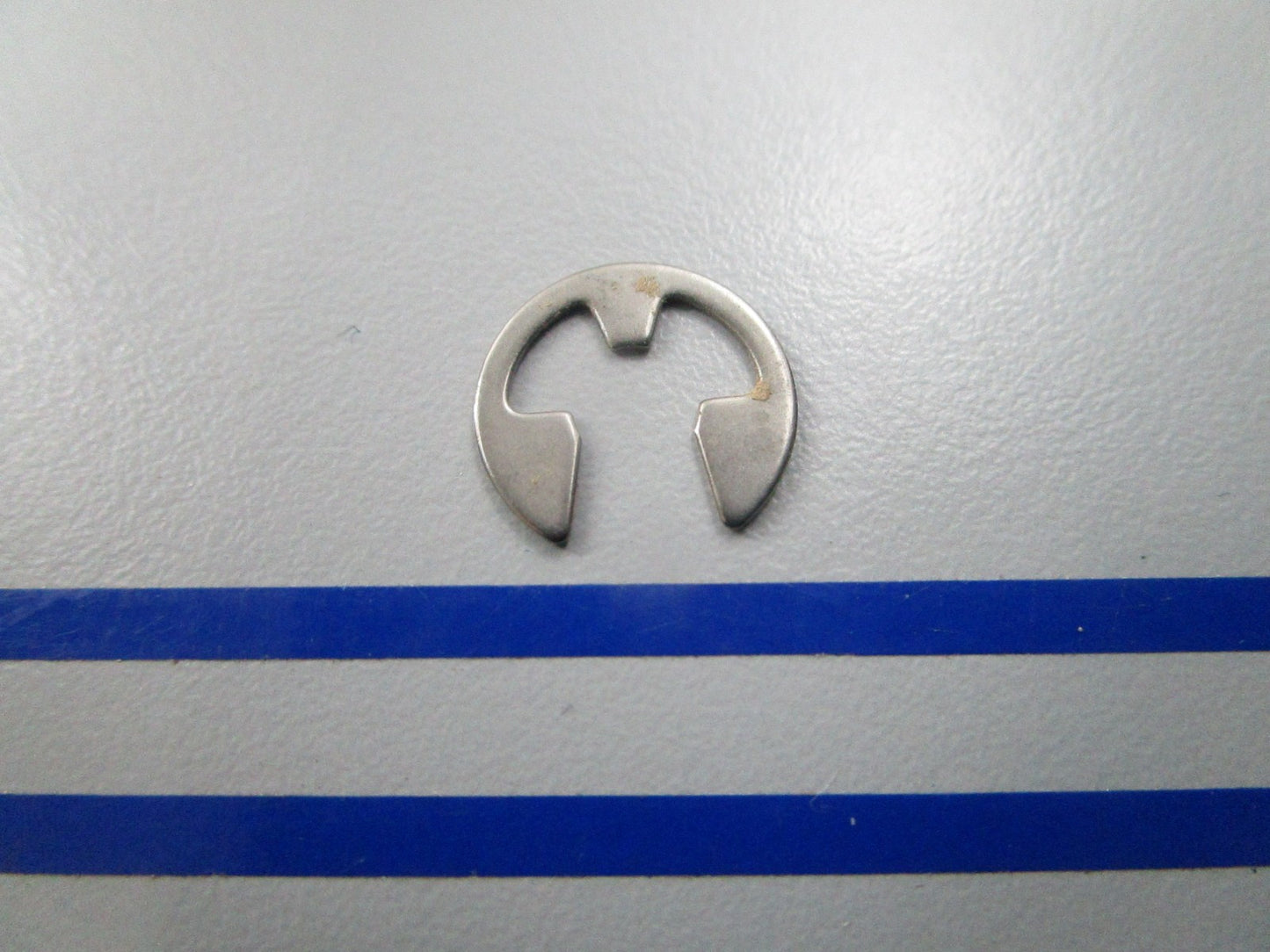 NEW OEM 203470 0203470 OMC Johnson Evinrude Retaining Ring 0810