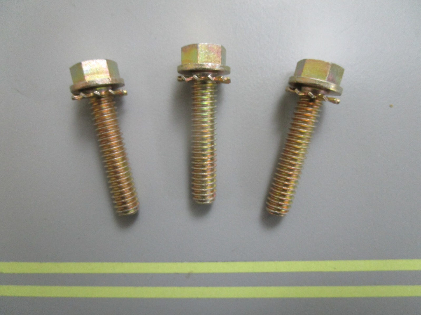 *NEW OEM* (LOT OF 3) 0810 OMC Johnson Evinrude Screw 314451 0314451