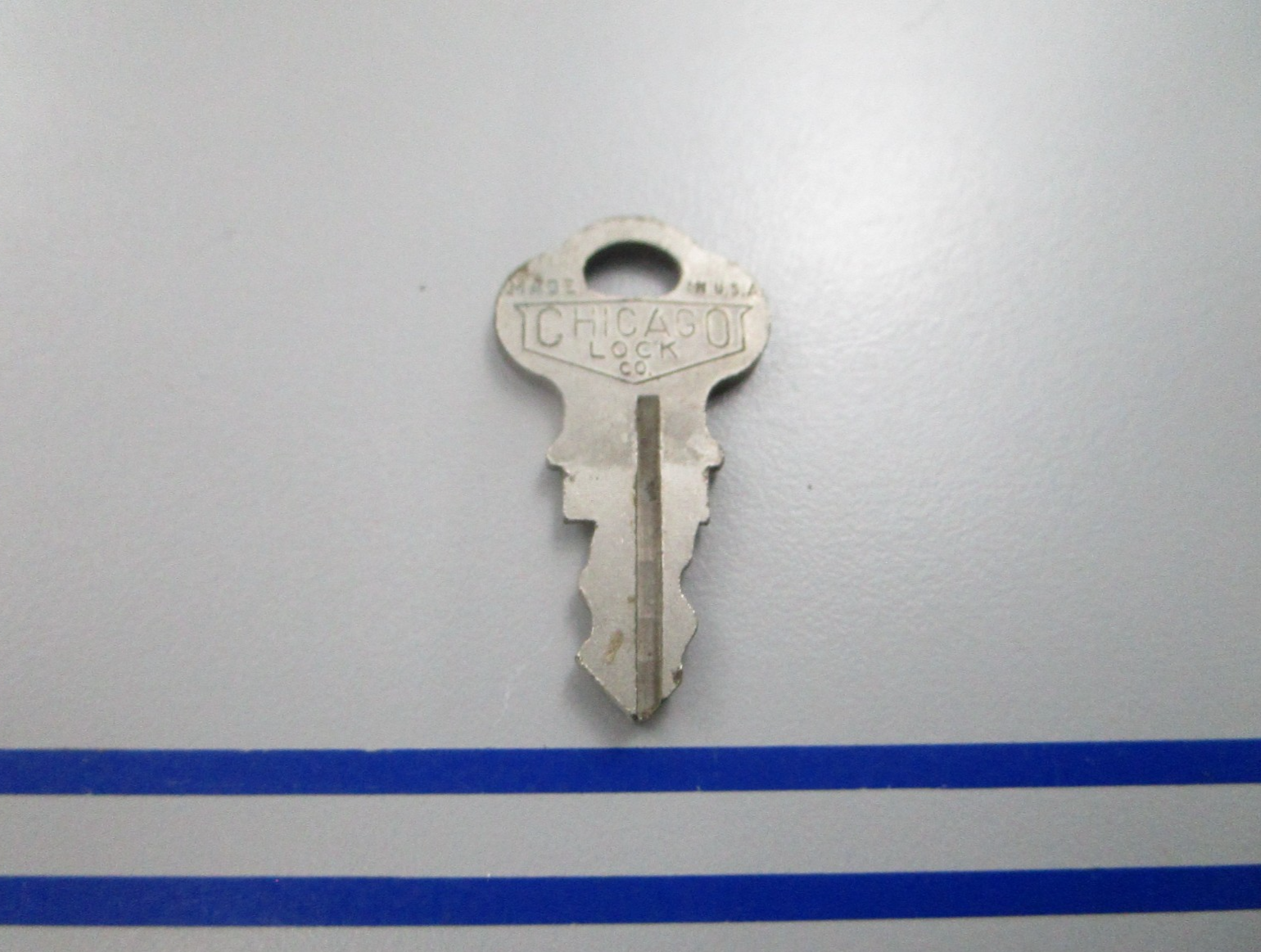 NEW OEM 501573 0501573 OMC Johnson Evinrude K58 Ignition Key 0810
