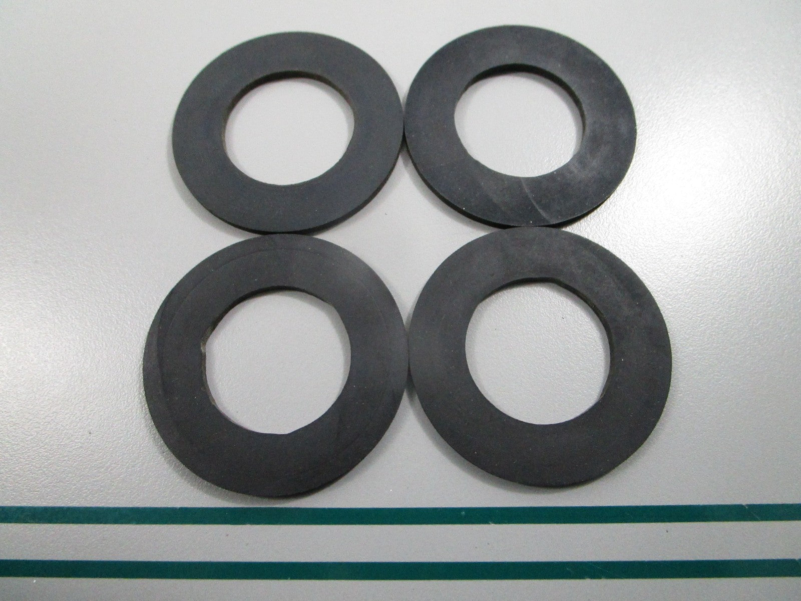 NEW OEM (LOT OF 4) 301835 0301835 OMC Johnson Evinrude Gasket 0810