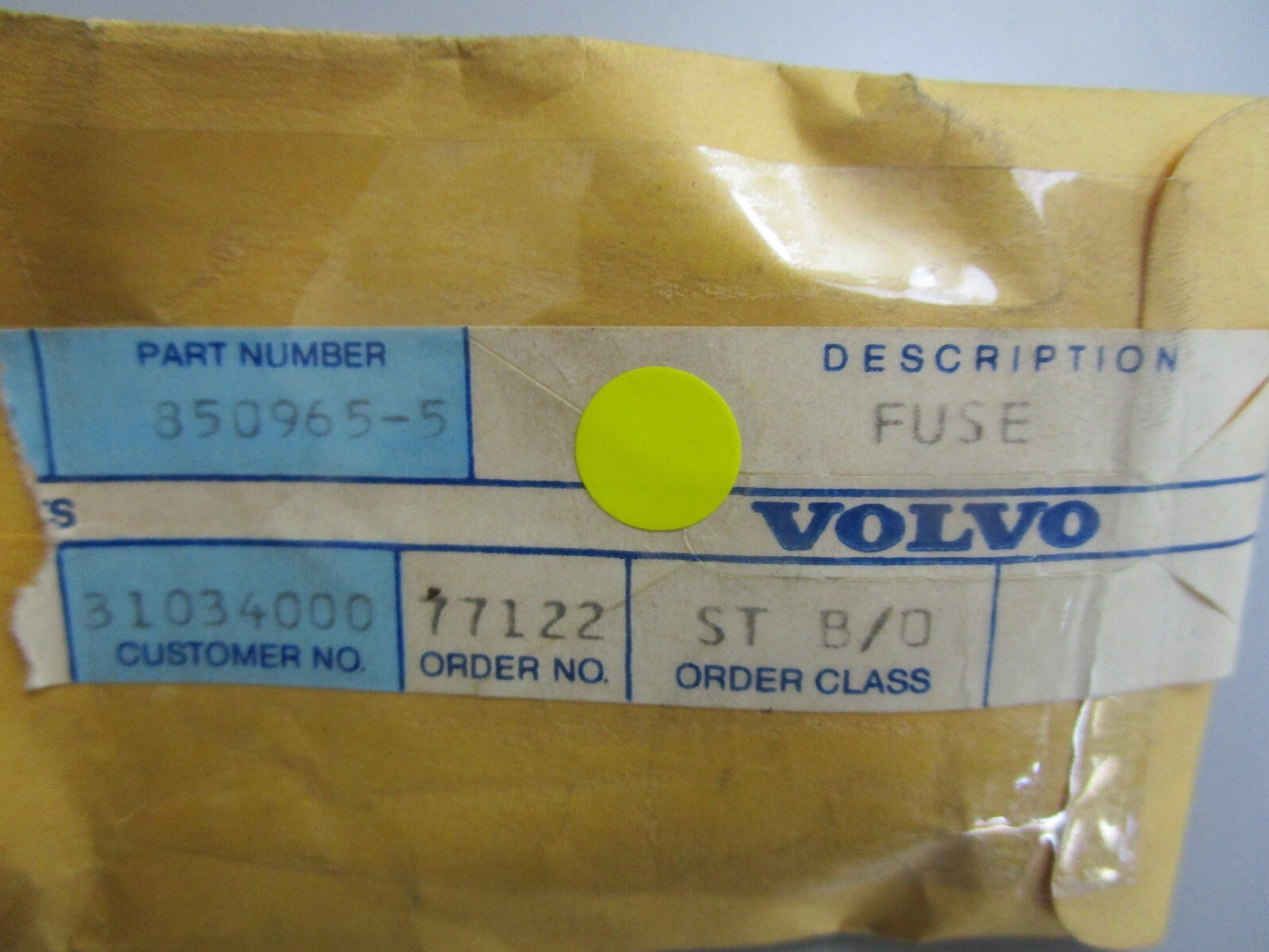 *NEW OEM* 0810 Volvo Penta Fuse 350965-5