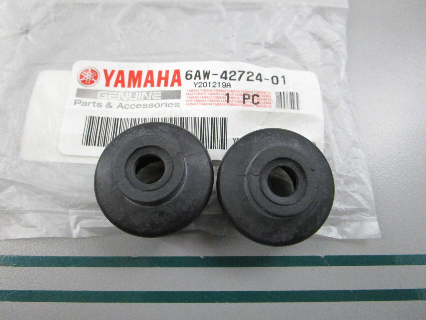 NEW OEM (LOT OF 2) 6AW-42724-01-00 Yamaha Grommet 0810