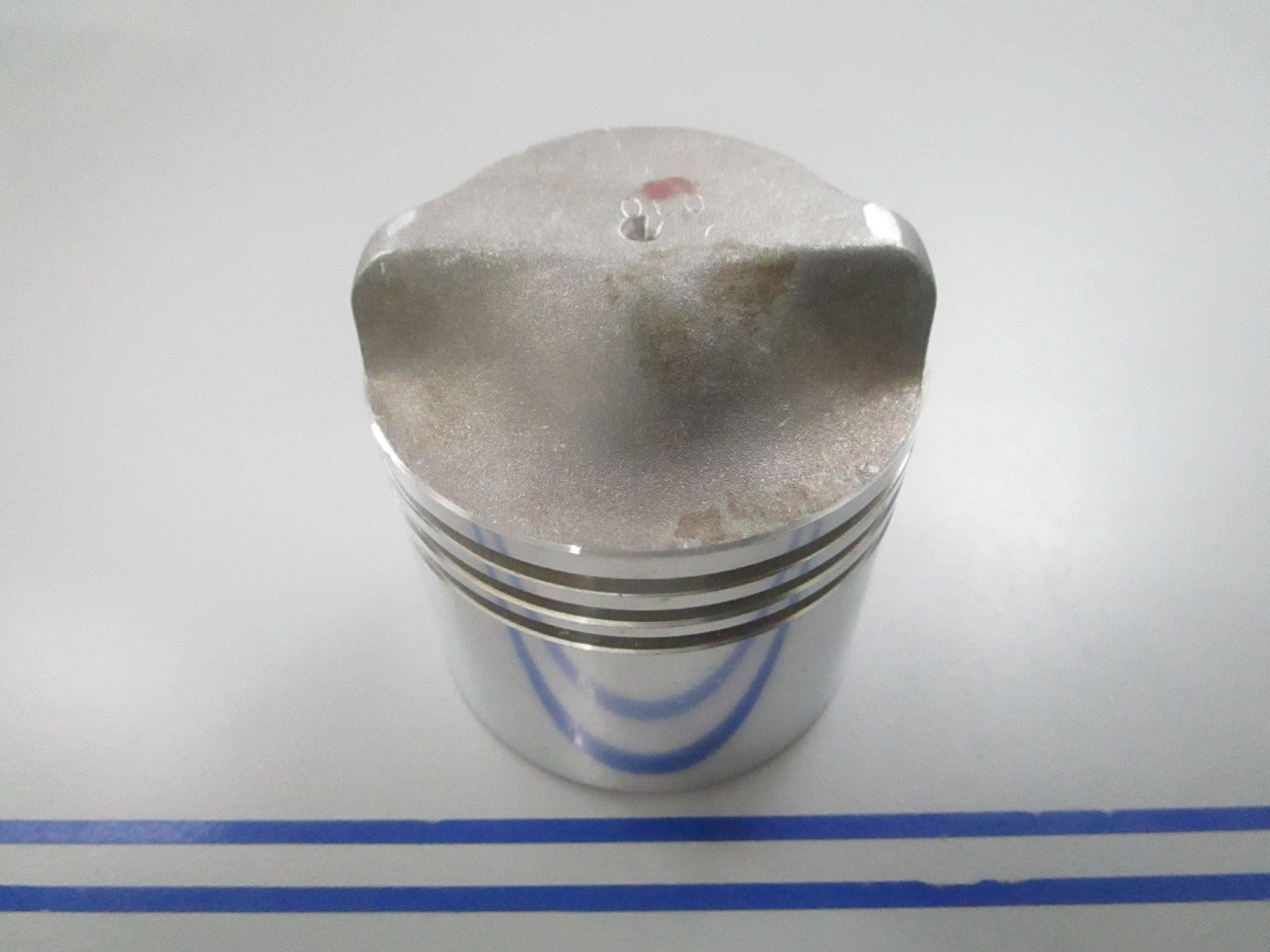 NEW OEM 385867 0385867 OMC Johnson Evinrude Piston 0810