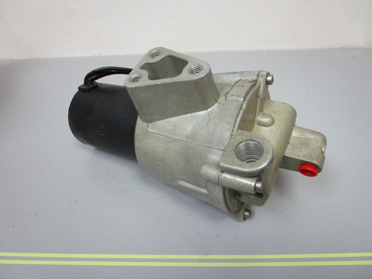*NEW OEM* 0720 OMC Prestolite Evinrude Cobra Stringer Pump & Motor Ay 980940