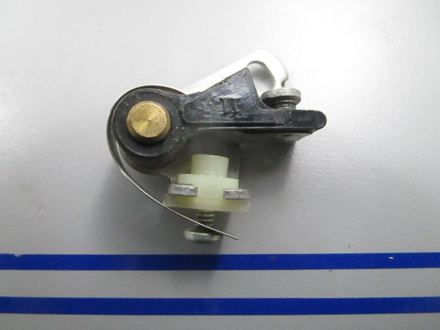 *NEW OEM* 0810 Tecumseh Breaker Point 32011A